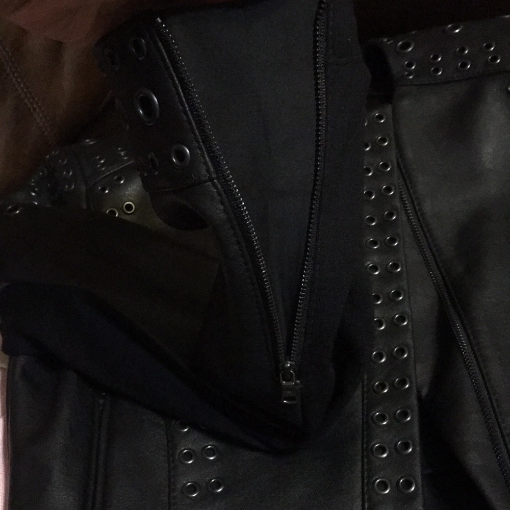 BCBGMAXAZRIA BLACK GROMMET DETAILED ALEC LEATHER ZIP UPBADAZZ JACKET EUC - Picture 12 of 12